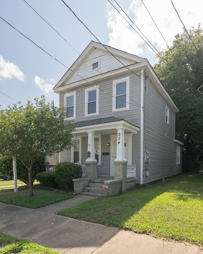Building Photo - MOVE IN READY 3 Bedroom in Park View!