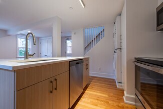 Building Photo - 31 S Perry St