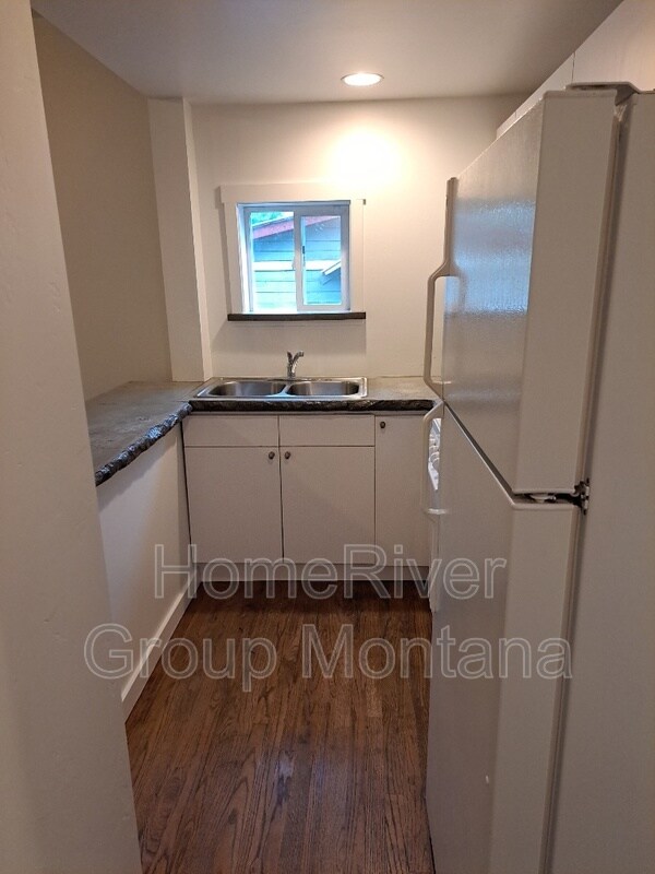Building Photo - 1020 Worden Ave