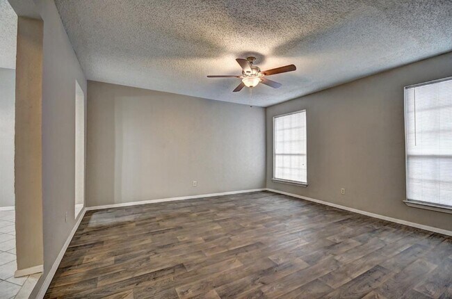 Foto del edificio - 707 E Shady Grove Rd