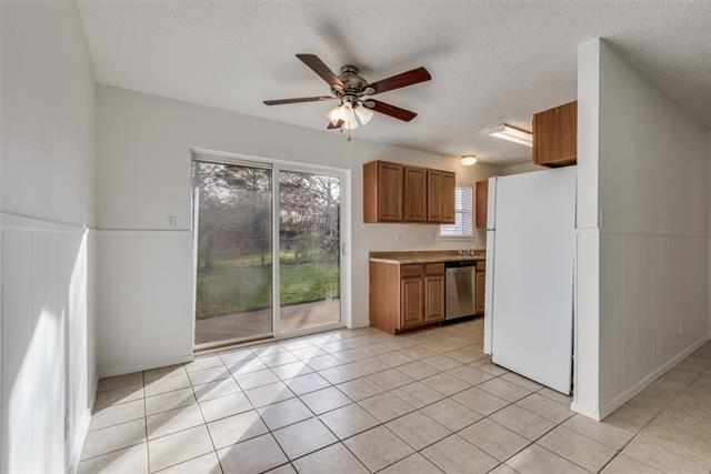 Building Photo - 709 E Main St