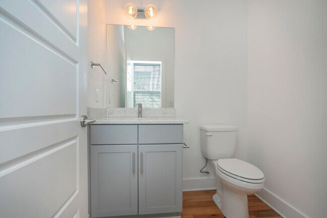 Foto del edificio - 2501B N 16th St