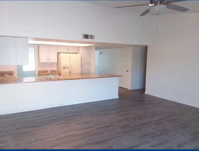 Open floor plan - 5120 E Shomi St