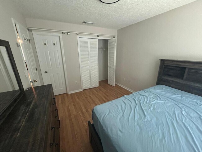 Foto del edificio - 9532 Darien Ave