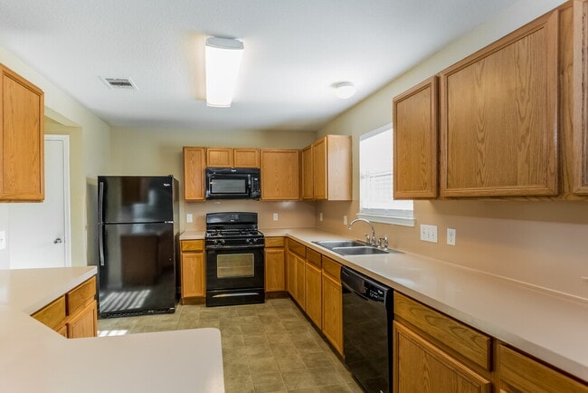 Foto del edificio - 9526 Yearling Branch Dr