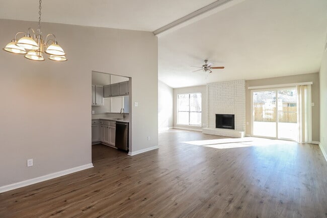 Building Photo - 426 Revolution Ln