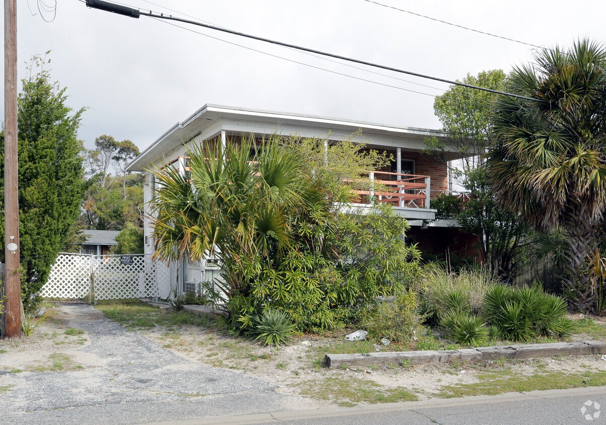 Primary Photo - 505 Flagg St