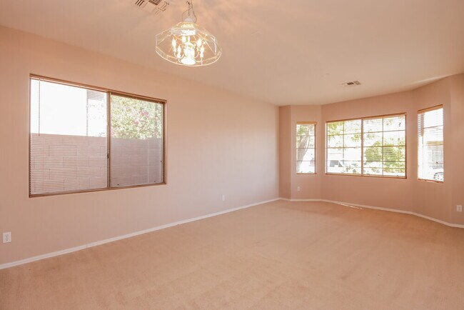 Foto del edificio - 6609 W Crown King Rd