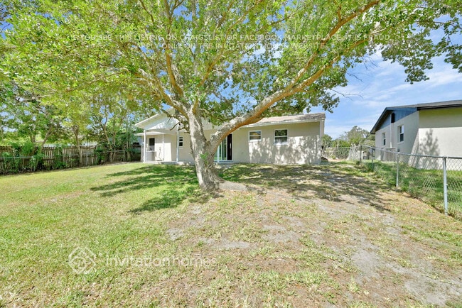 Building Photo - 2103 Ravenall Ave