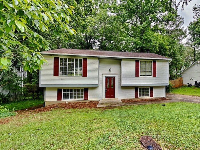 500 off rent! Available Now! House for Rent in Stone Mountain, GA
