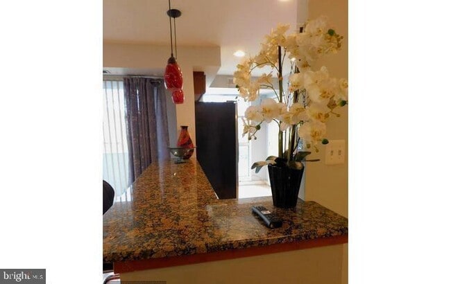 Foto del edificio - 5600 Bloomfield Dr