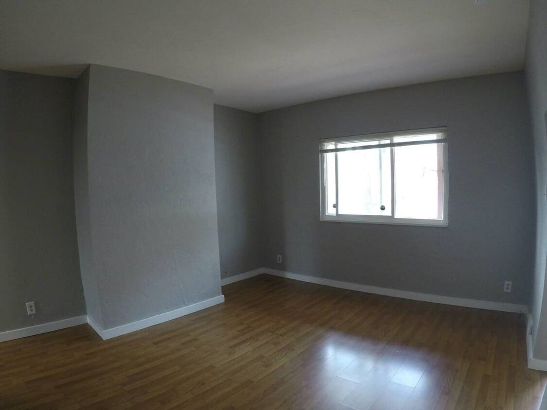 Primary Photo - 2 Bedroom Single Family Mt Washington!