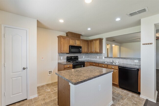 Foto del edificio - 3917 Mantis St