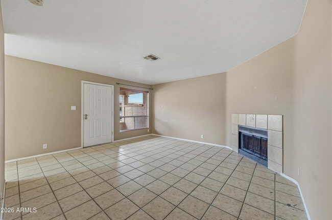 Building Photo - 501 W Yukon Dr
