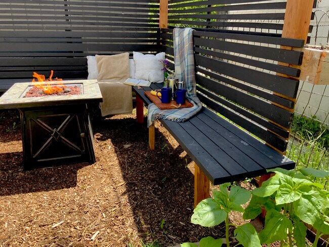 Foto del edificio - 218 S Jackson St