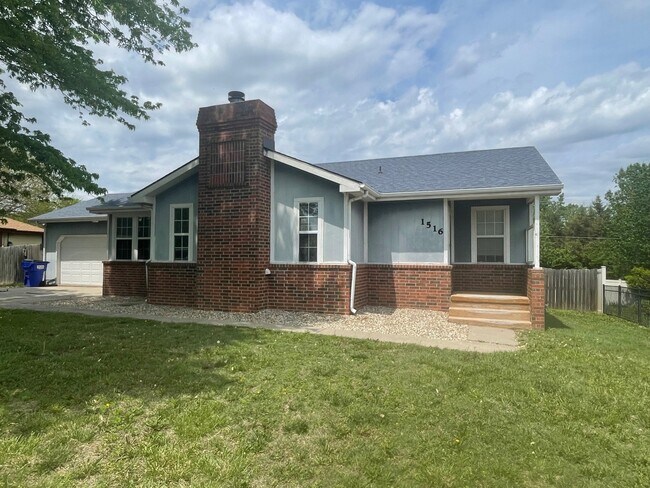 Building Photo - 1516 St Marys Rd