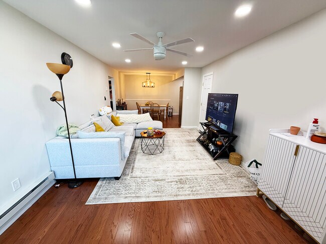 Sala de estar - 1382 Ocean Ave