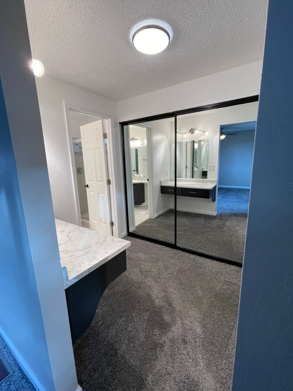 Foto del edificio - 915 Emerson Way