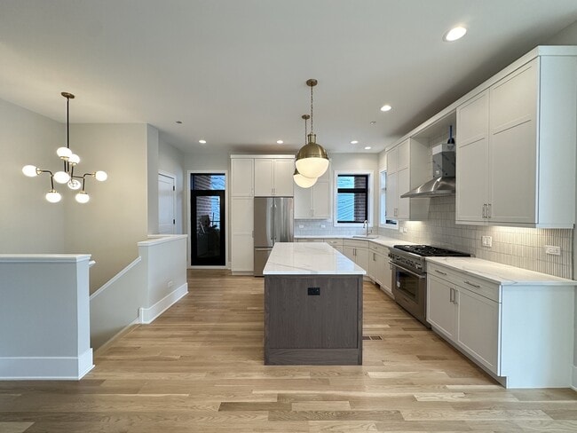 Building Photo - 1757 W Le Moyne St