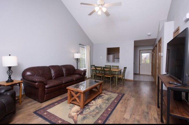 Living room 1 - 2964 Northland Dr