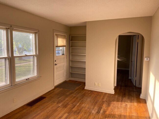 Building Photo - 2 br, 1 bath House - 925 South 27th Street