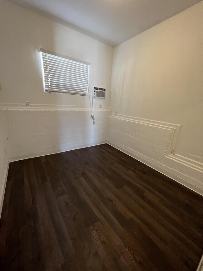 Building Photo - 4225 Arizona St