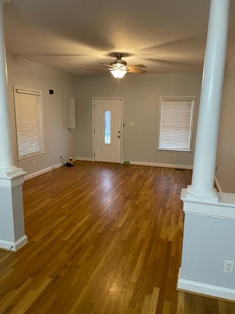 Sala de estar - 2221 Cedar St