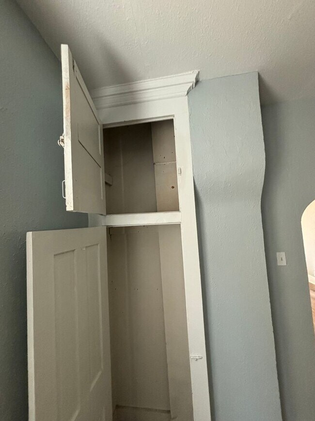 Foto del edificio - 2BD / 1BA Duplex