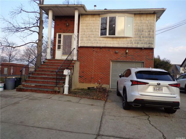 Primary Photo - 885 Yale Pl