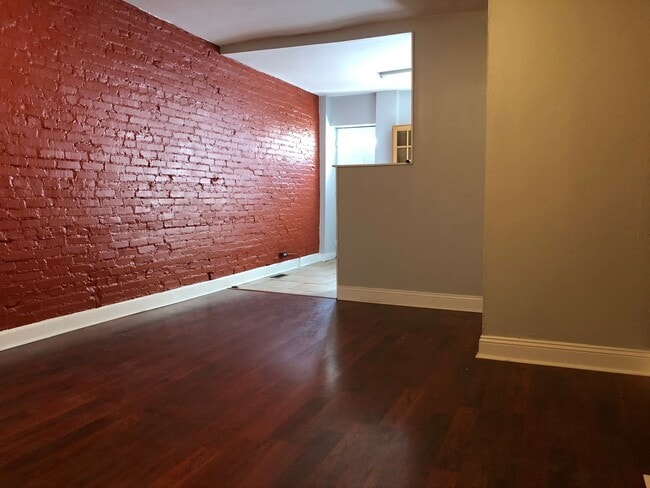 Building Photo - Charming 2 Bedroom/1 Bathroom Townhome in Abell, Baltimore, MD!