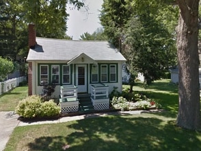 Building Photo - 174 Lakewood Dr