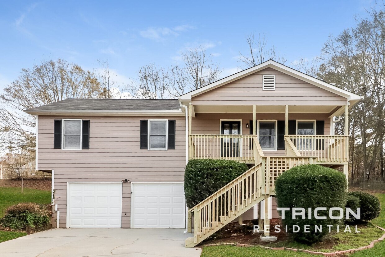 Primary Photo - 5 Riverchase Dr