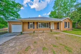 Building Photo - 106 Verna St