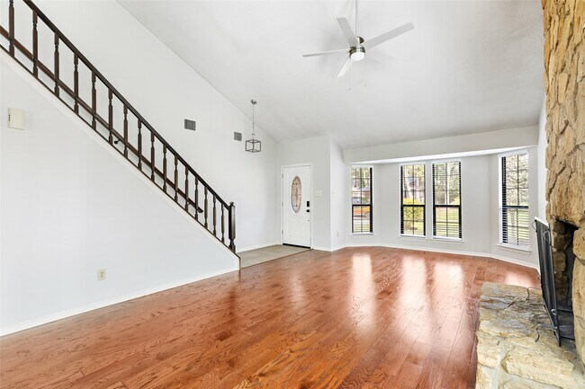 Building Photo - 3122 Lake Stream Dr