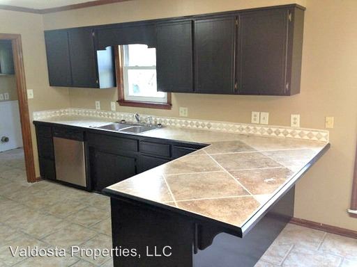 Foto del edificio - 319 Jennifer Cir