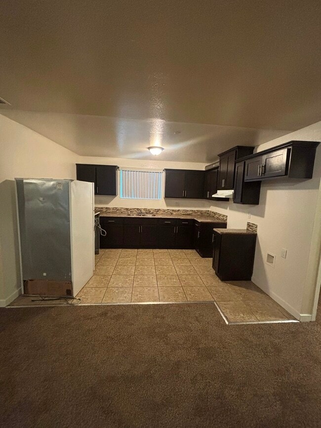 Building Photo - 403 W 105th St