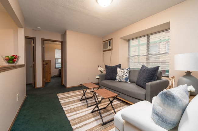 Building Photo - 515 W Stadium Ave