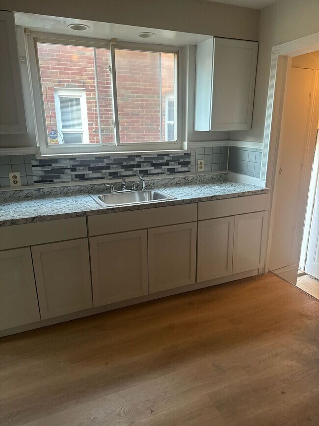 Building Photo - 3-Bed Gem in Detroit - Cozy 1163 Sq Ft Hom...
