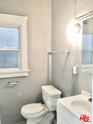 Building Photo - 461 Witmer St