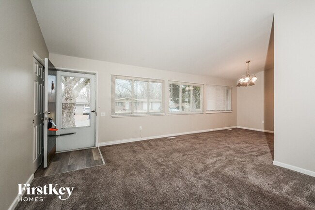 Building Photo - 2320 Palomino Ln