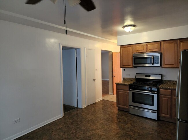 Building Photo - 1211 Cermak Rd