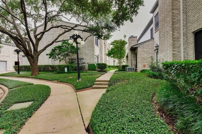 Foto del edificio - 7329 Regency Square Ct