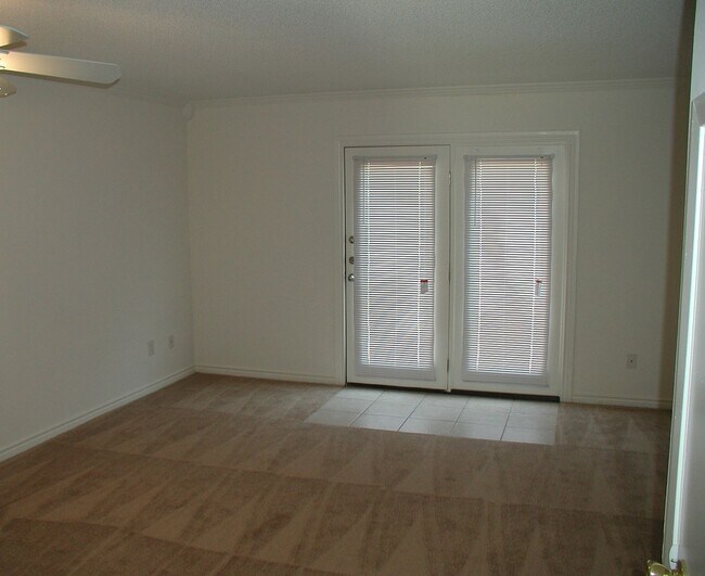 Foto del edificio - 4000 Scruggs Dr