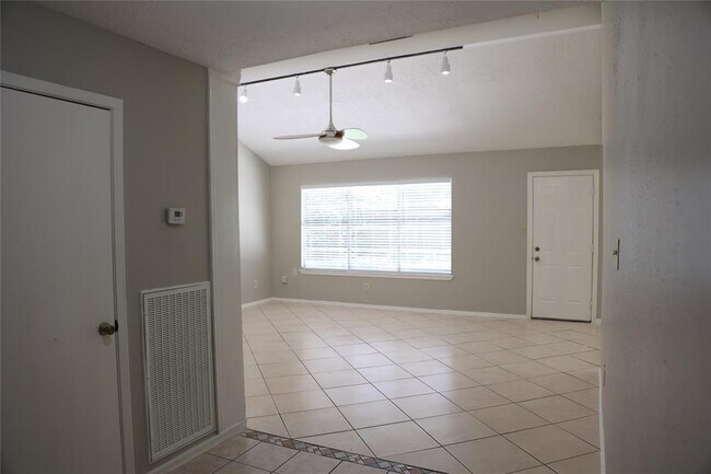 Building Photo - 14123 Rosetta Dr