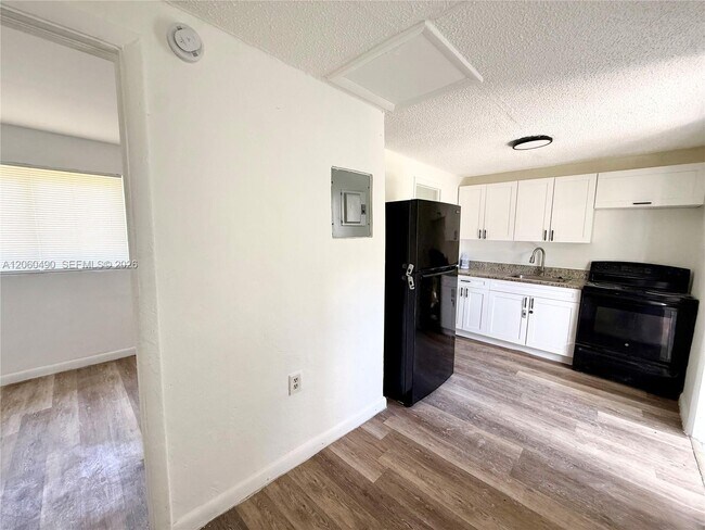 Foto del edificio - 2160 NW 29th St