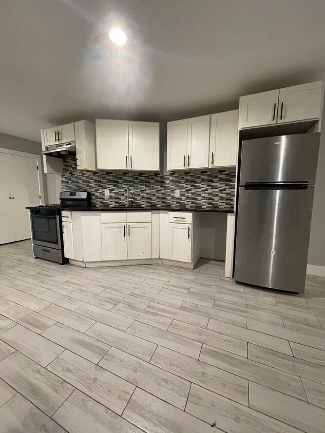 Foto principal - 102 Woodlawn Ave