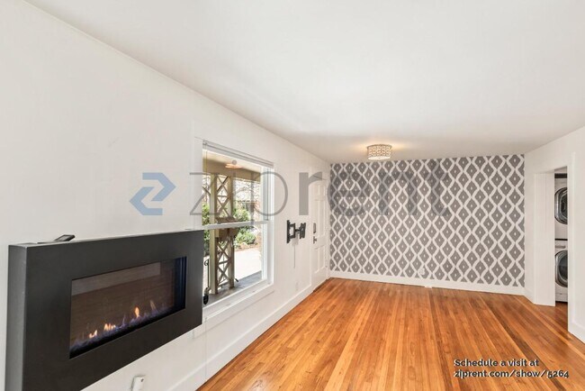 Foto del edificio - 321 63rd St