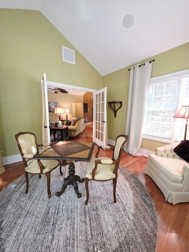 Foto principal - 144 Edgewood Ct