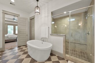 Building Photo - 2072 Laurie Darlin Dr