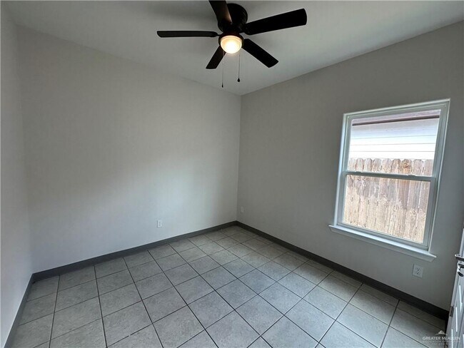 Foto del edificio - 10 Summit Rd